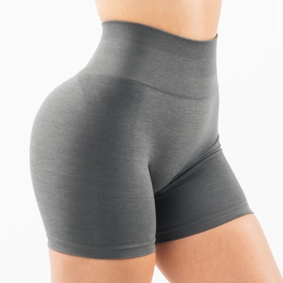 Alphalete Amplify Shorts - Picture 3 of 7